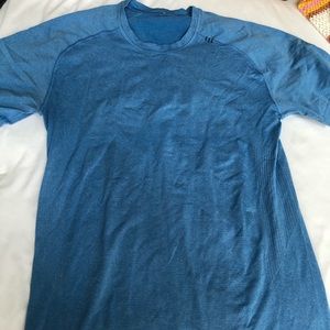 Men’s lululemon blue t-shirt